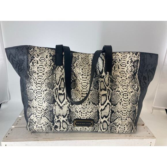 MARC BY MARC JACOBS LEATHER ANIMAL PRINT SHOULDER BAG (ASIS) - Picture 4 of 16